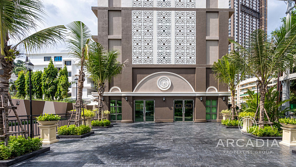Arcadia Center Suites